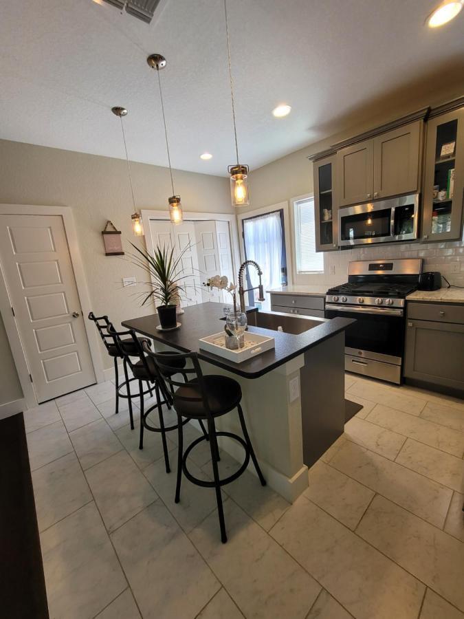 Spacious Townhouse Minutes From Downtown Sa. San Antonio Exterior foto